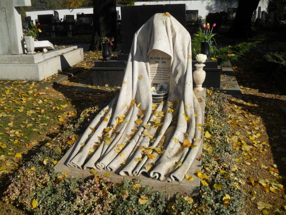 Bujtor István síremléke